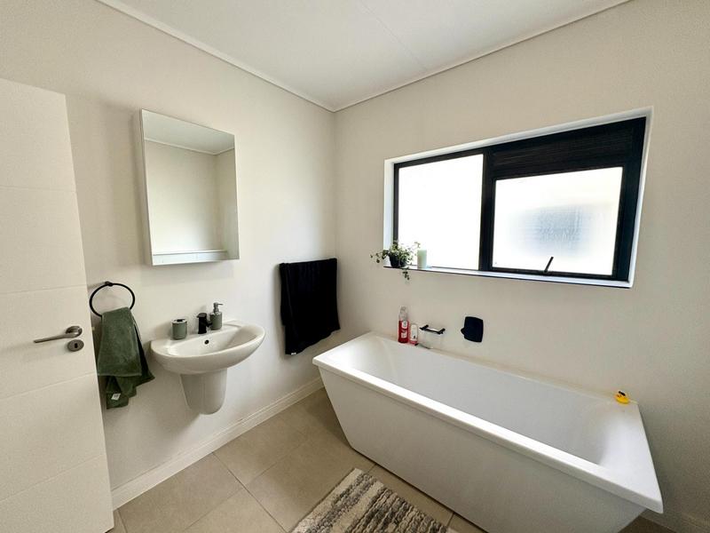 To Let 3 Bedroom Property for Rent in The Huntsman Western Cape